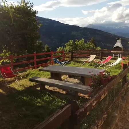 Sandra's Tavern Apartment *